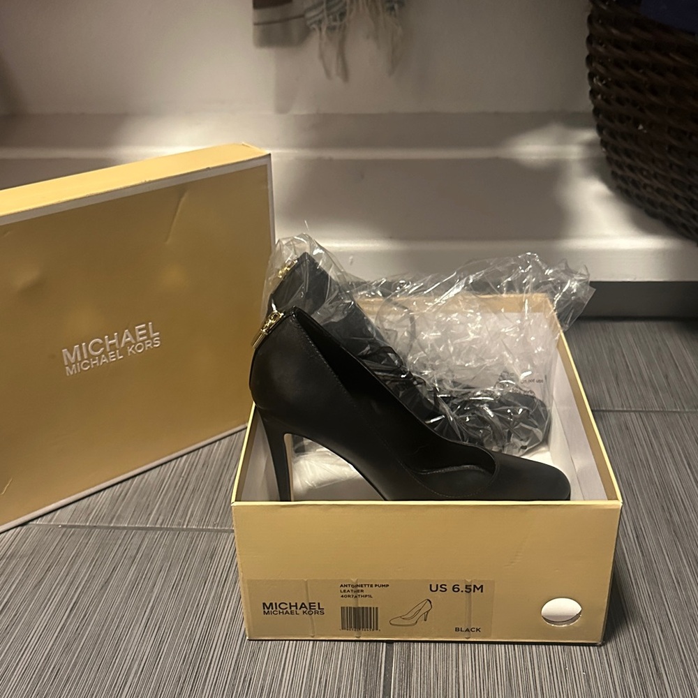 Michael Kors Classic Black Heels